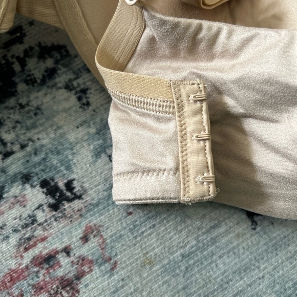 Cacique nude bra 40D - Picture 4 of 5